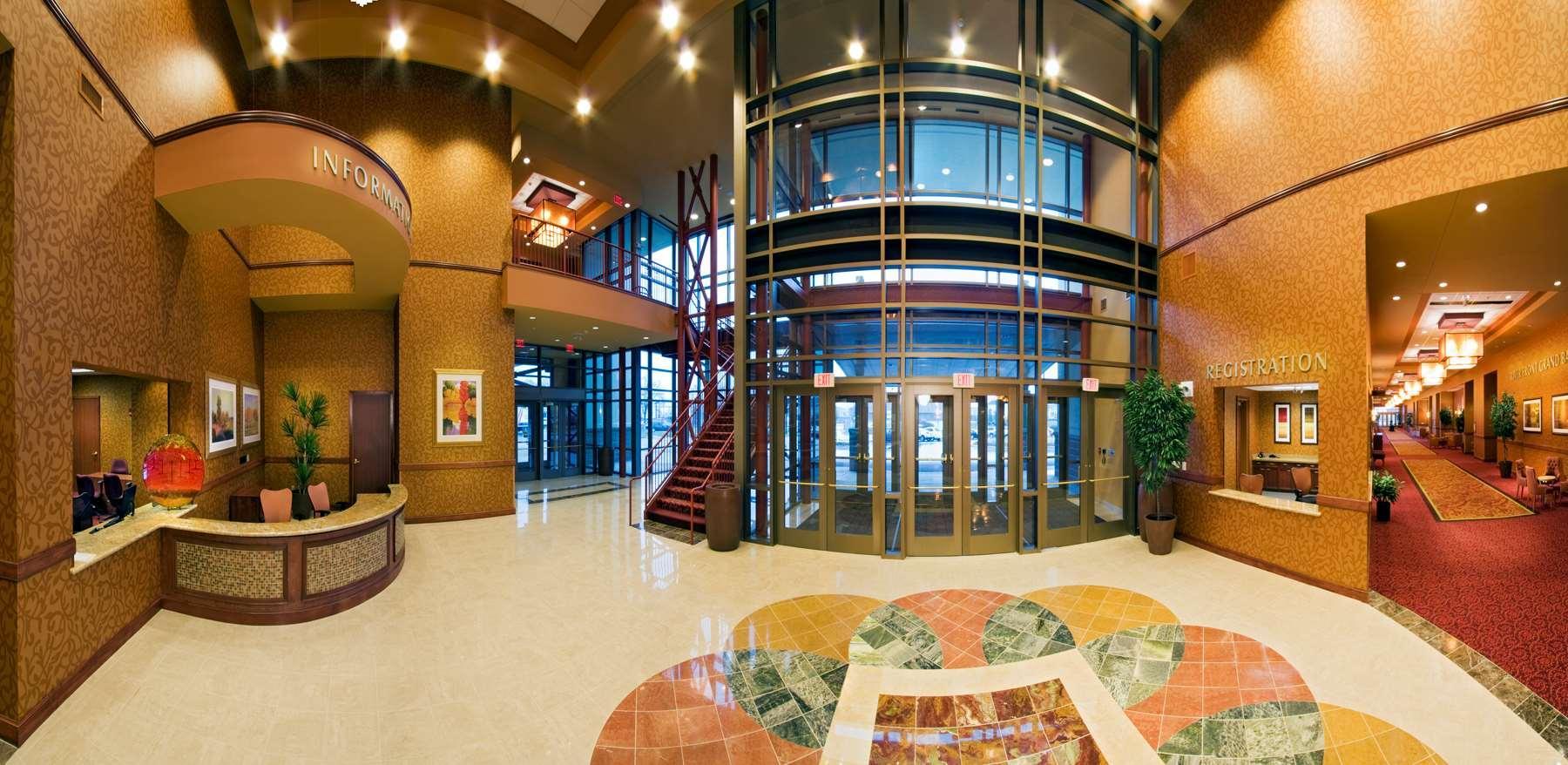 Embassy Suites East Peoria Hotel And Riverfront Conference Center Exterior foto