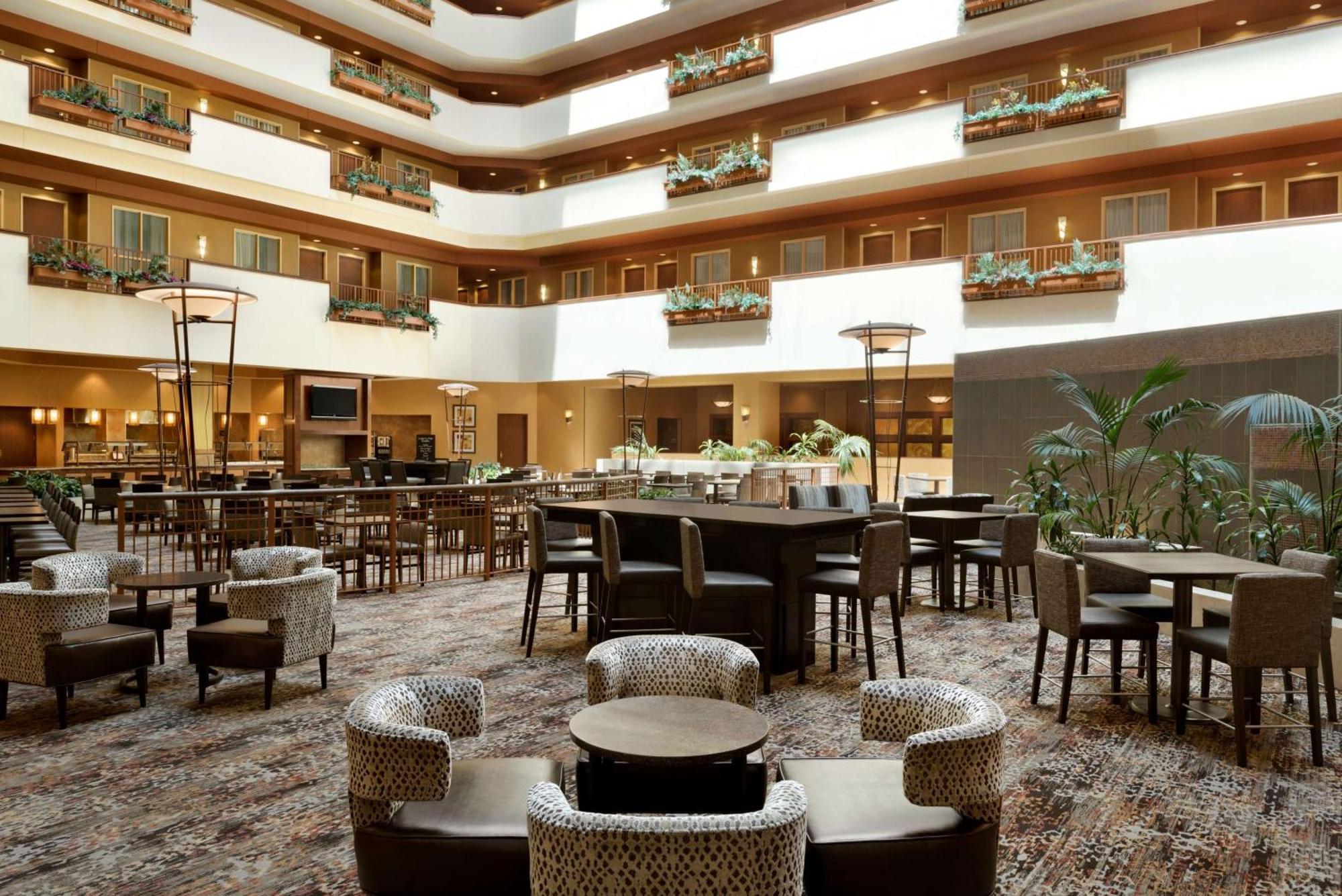 Embassy Suites East Peoria Hotel And Riverfront Conference Center Exterior foto
